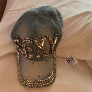 🧢NWT Fun “ Sexy Rhinestone Glitter Cap “ Perfect Addition To Your Closet 🧢
